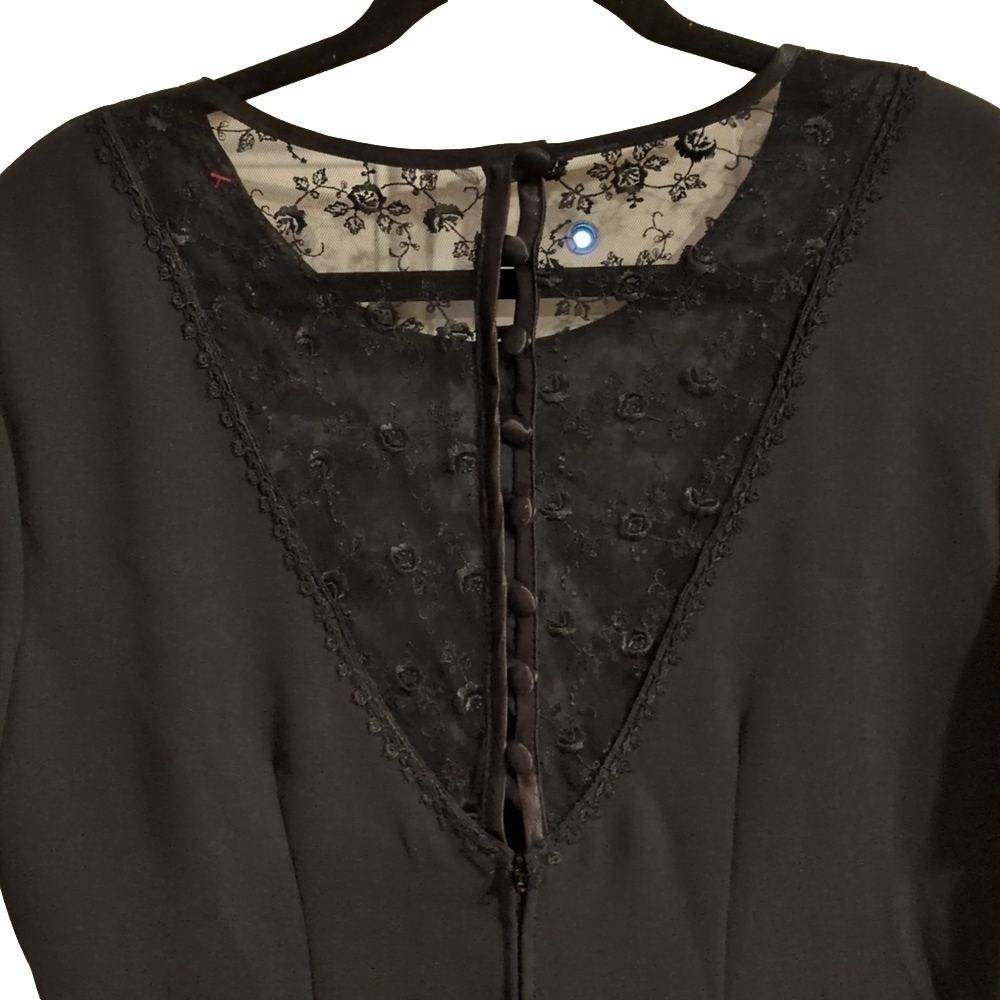 Celebrate Your Wardrobe with the Timeless Elegance of the Nina Piccolino Dress